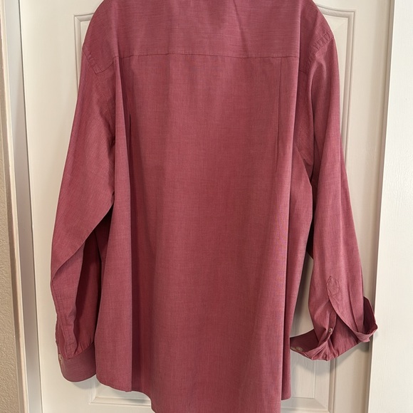 Men’s long sleeved Izod in a “ heathered” red. 💯 cotton. So 2XLT. Like new! - Picture 6 of 9